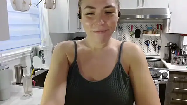 Ellie-L-Elizabeth online show from 03-16-25, 11:05