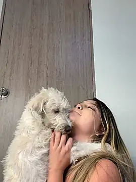 Snapshot of lunablossom_ chatting on 01-24-25, 04:16 lunablossom  online show from 01-24-25, 04:16