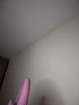 Snapshot of lunablossom_ chatting on 09-26-25, 08:24 lunablossom  online show from 09-26-25, 08:24