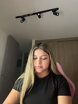 lunablossom  online show from 06-11-26, 01:38