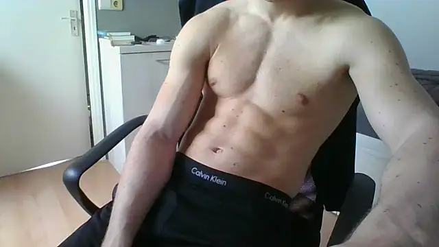 Snapshot of RamonJoosse2002 chatting on 02-24-26, 12:36 RamonJoosse2002 online show from 02-24-26, 12:36