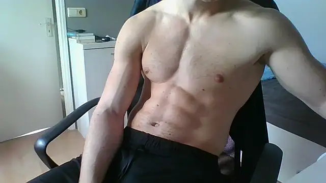 Snapshot of RamonJoosse2002 chatting on 03-10-26, 02:00 RamonJoosse2002 online show from 03-10-26, 02:00