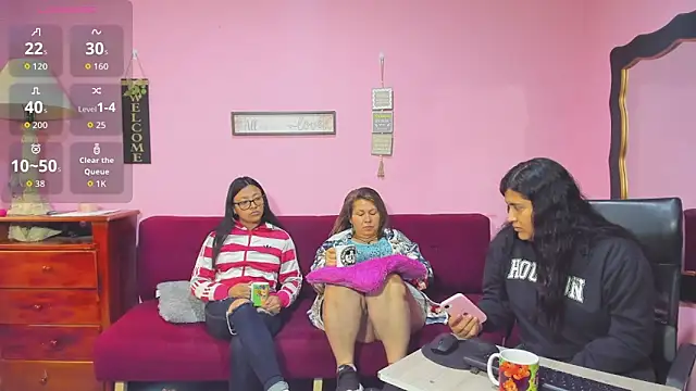 lesbiancuple online show from 11-19-25, 01:33