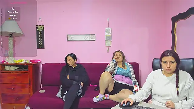 lesbiancuple online show from 11-20-25, 01:39