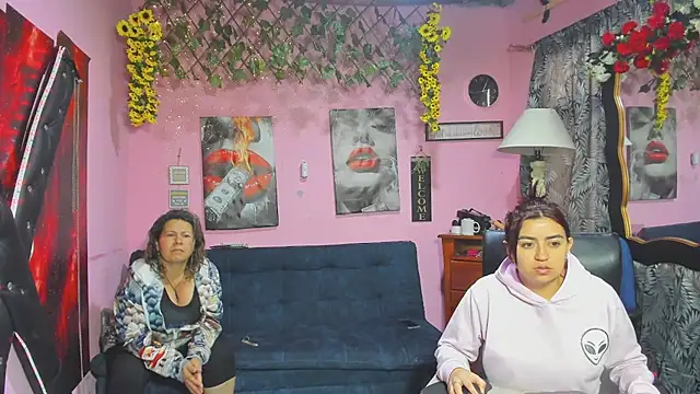 lesbiancuple online show from 04-16-26, 11:55