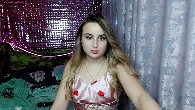 Snapshot of Careys_universe chatting on 12-16-24, 02:36 Careys universe online show from 12-16-24, 02:36