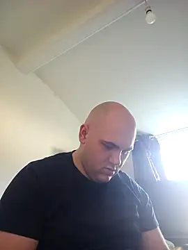 mario890605 online show from 03-10-25, 08:37