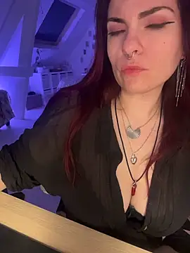 LunaMoongirl online show from 03-01-26, 03:41