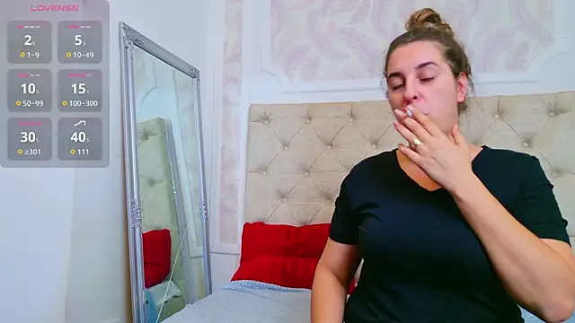 KarinaNoir online show from 09-24-25, 04:27