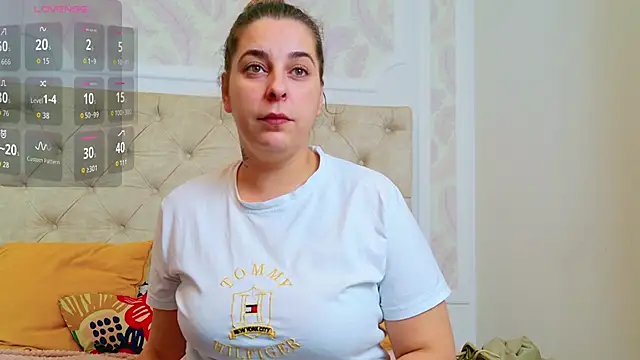 KarinaNoir online show from 10-14-25, 03:51