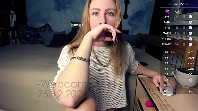 Snapshot of Web-cam-angel chatting on 12-26-24, 01:54 Web-cam-angel online show from 12-26-24, 01:54