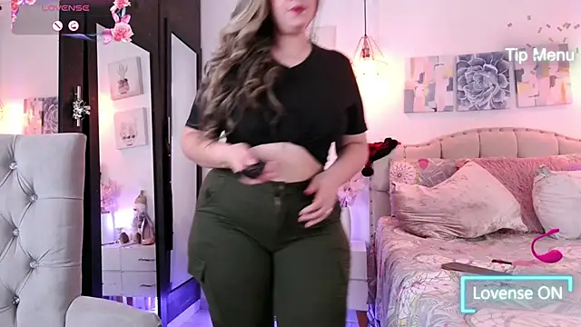 Snapshot of Dulce_Morrys chatting on 12-22-24, 04:06 Dulce Morrys online show from 12-22-24, 04:06