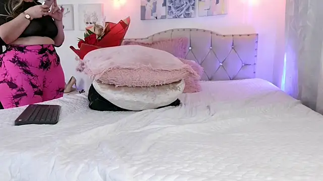 Snapshot of Dulce_Morrys chatting on 02-14-25, 08:05 Dulce Morrys online show from 02-14-25, 08:05