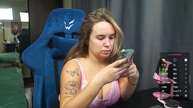 Snapshot of Sandra_SW_ chatting on 11-27-25, 03:58 Sandra SW online show from 11-27-25, 03:58