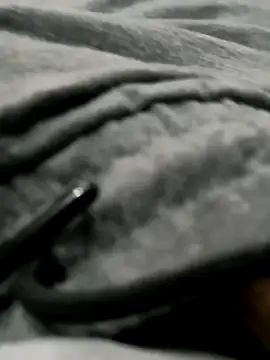 Snapshot of Siyahinci72 chatting on 10-19-25, 04:51 Siyahinci72 online show from 10-19-25, 04:51