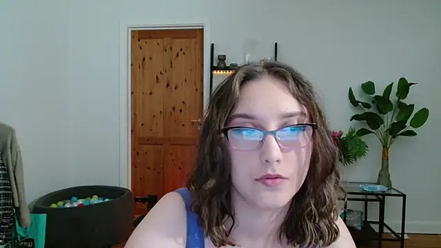 NaughtyRapunzel7 online show from 12-09-24, 12:19