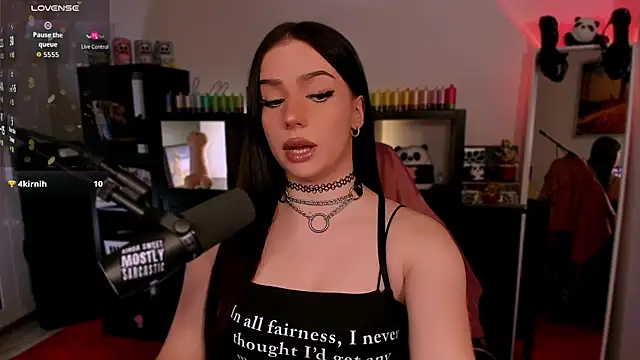 SofiRusselle online show from 11-06-25, 06:20