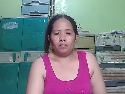 Snapshot of sweetlady_pinay chatting on 04-26-26, 12:14 sweetlady pinay online show from 04-26-26, 12:14
