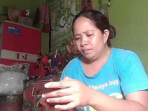 Snapshot of sweetlady_pinay chatting on 05-05-26, 06:32 sweetlady pinay online show from 05-05-26, 06:32