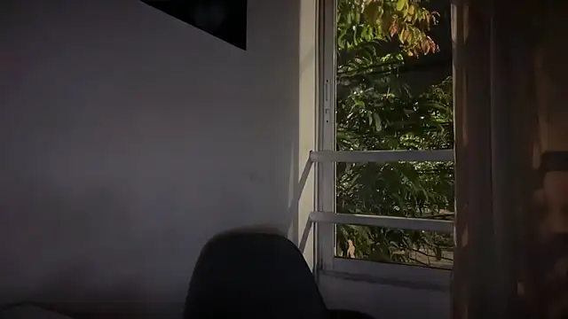 Snapshot of romeolovedark chatting on 06-11-26, 04:32 romeolovedark online show from 06-11-26, 04:32