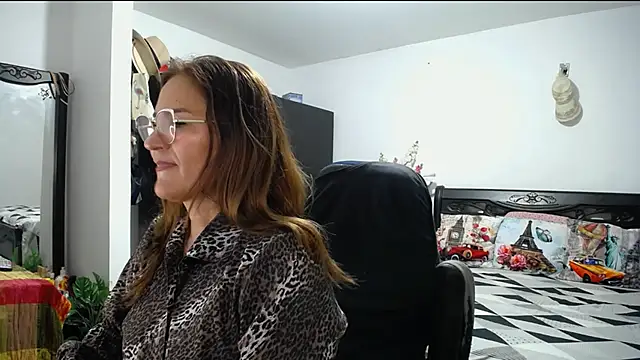 Snapshot of Xiimen chatting on 01-09-25, 12:46 Xiimen online show from 01-09-25, 12:46