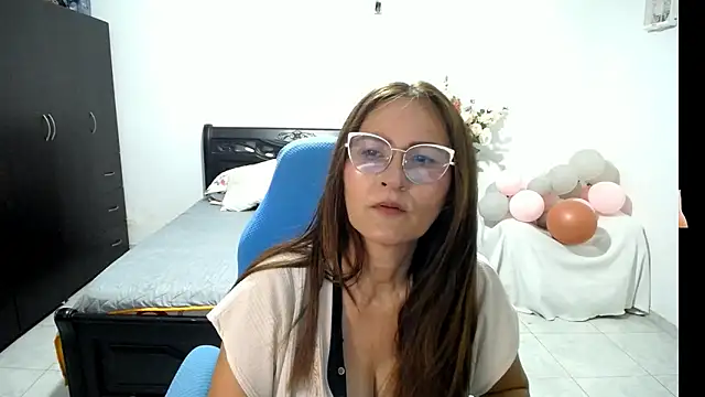 Snapshot of Xiimen chatting on 09-17-25, 10:00 Xiimen online show from 09-17-25, 10:00