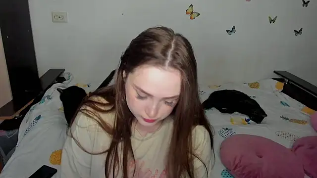 Snapshot of NataliEvans chatting on 05-17-26, 08:38 NataliEvans online show from 05-17-26, 08:38
