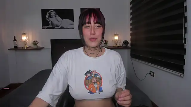 Snapshot of Mariana_Joness chatting on 02-20-25, 02:40 Mariana Joness online show from 02-20-25, 02:40