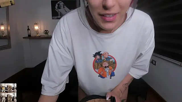 Snapshot of Mariana_Joness chatting on 03-17-25, 02:52 Mariana Joness online show from 03-17-25, 02:52