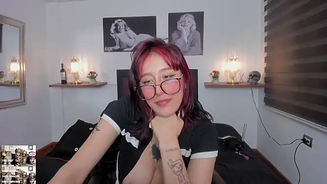 Snapshot of Mariana_Joness chatting on 03-23-25, 06:05 Mariana Joness online show from 03-23-25, 06:05