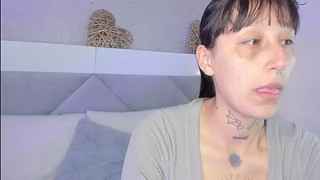 Mariana Joness online show from 04-11-26, 02:49