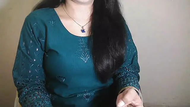 Snapshot of Chanchal--Navya chatting on 12-31-24, 06:46 Chanchal--Navya online show from 12-31-24, 06:46