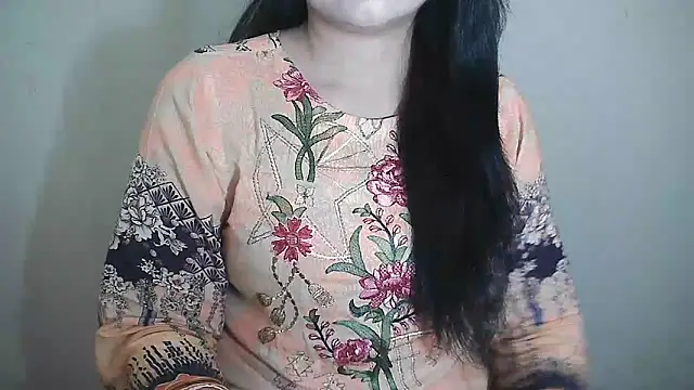 Snapshot of Chanchal--Navya chatting on 01-05-25, 01:15 Chanchal--Navya online show from 01-05-25, 01:15