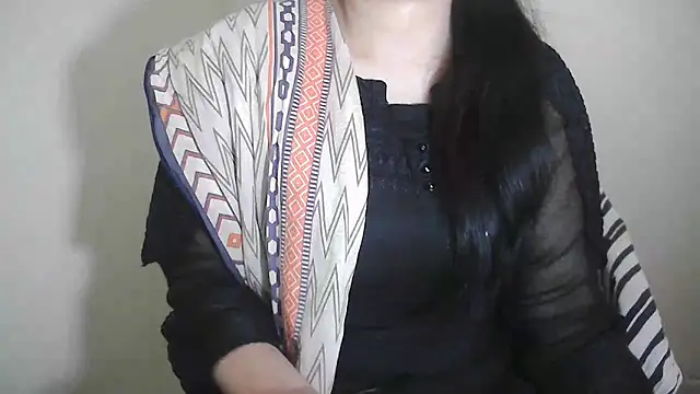 Snapshot of Chanchal--Navya chatting on 01-11-25, 01:32 Chanchal--Navya online show from 01-11-25, 01:32