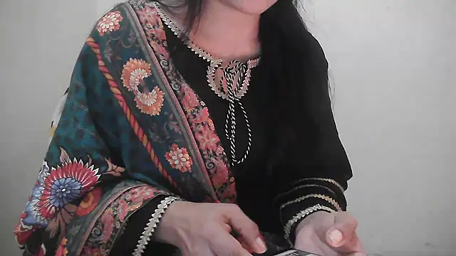 Snapshot of Chanchal--Navya chatting on 01-20-25, 01:53 Chanchal--Navya online show from 01-20-25, 01:53