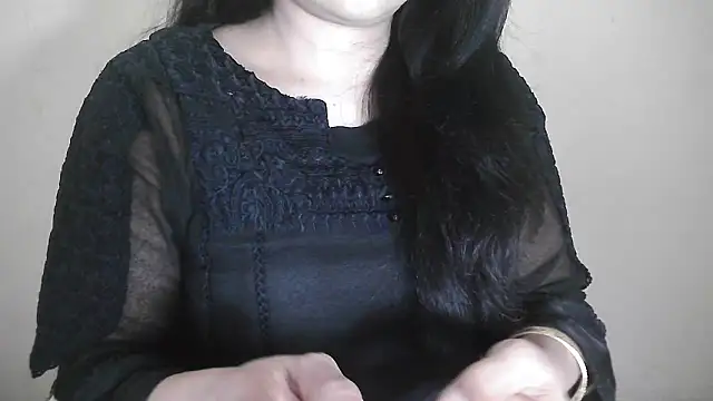 Snapshot of Chanchal--Navya chatting on 01-31-25, 01:23 Chanchal--Navya online show from 01-31-25, 01:23