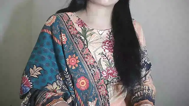 Snapshot of Chanchal--Navya chatting on 02-06-25, 01:43 Chanchal--Navya online show from 02-06-25, 01:43