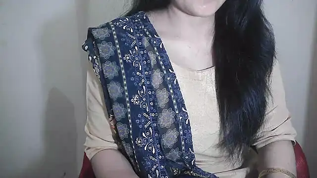 Snapshot of Chanchal--Navya chatting on 02-14-25, 01:51 Chanchal--Navya online show from 02-14-25, 01:51
