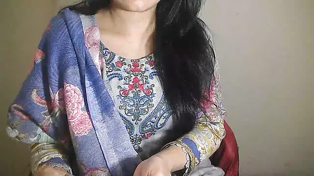 Snapshot of Chanchal--Navya chatting on 02-17-25, 01:32 Chanchal--Navya online show from 02-17-25, 01:32