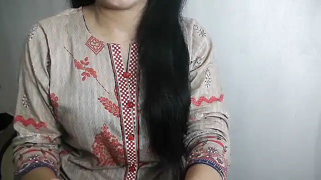 Snapshot of Chanchal--Navya chatting on 09-17-25, 06:31 Chanchal--Navya online show from 09-17-25, 06:31