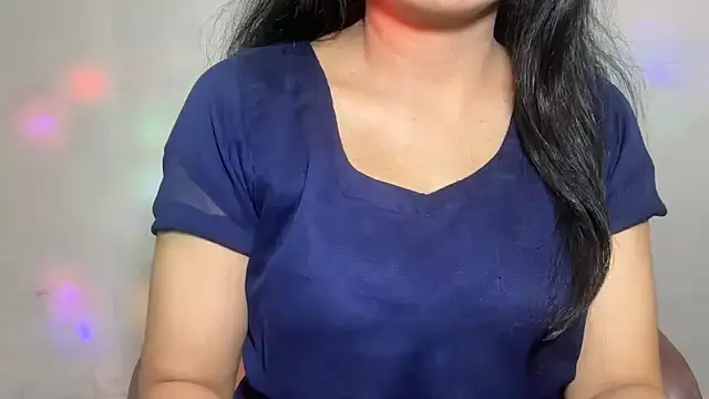 Snapshot of Chanchal--Navya chatting on 10-15-25, 11:54 Chanchal--Navya online show from 10-15-25, 11:54