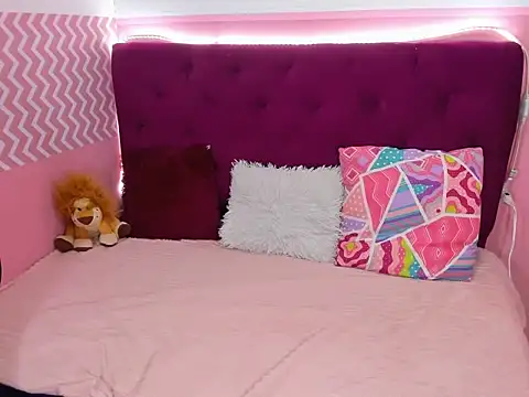 Snapshot of GiannaGoddes chatting on 01-08-25, 03:40 GiannaGoddes online show from 01-08-25, 03:40