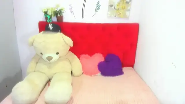 Snapshot of GiannaGoddes chatting on 01-13-25, 04:07 GiannaGoddes online show from 01-13-25, 04:07