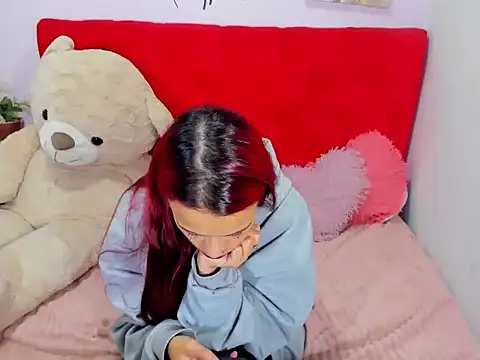 Snapshot of GiannaGoddes chatting on 01-16-25, 11:26 GiannaGoddes online show from 01-16-25, 11:26