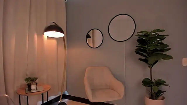 Snapshot of LiaPearce chatting on 03-05-25, 02:34 LiaPearce online show from 03-05-25, 02:34