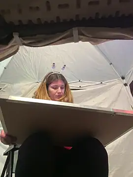 DaisyVibesss online show from 12-12-24, 03:59