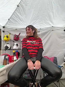 DaisyVibesss online show from 02-23-25, 01:10