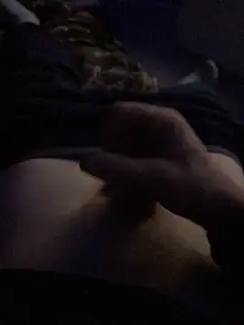 Snapshot of Hugetings chatting on 12-17-24, 05:29 Hugetings online show from 12-17-24, 05:29