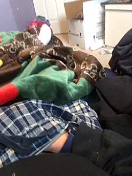 Snapshot of Hugetings chatting on 02-14-25, 08:26 Hugetings online show from 02-14-25, 08:26