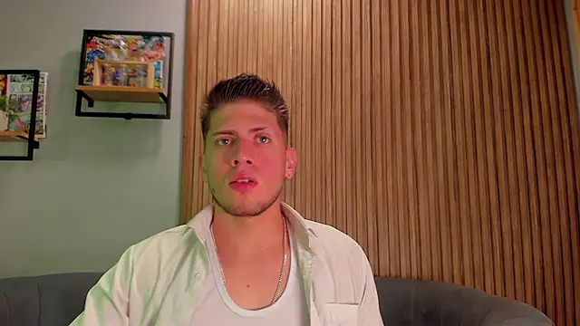 Snapshot of SebastianMaximoff chatting on 12-20-24, 03:21 SebastianMaximoff online show from 12-20-24, 03:21